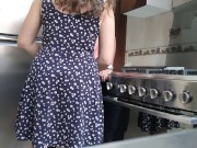 La chupo deliciosa y terminamos follando en la cocina 2/16