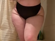 Толстушка с мохнатой пиздой Ирина Природа раздевается и мастурбирует в душе 12/16