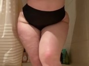 Толстушка с мохнатой пиздой Ирина Природа раздевается и мастурбирует в душе 2/16