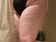 Толстушка с мохнатой пиздой Ирина Природа раздевается и мастурбирует в душе 8/16