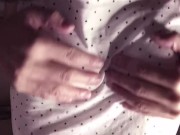 【じらしチクニー】ノーブラでリラックスしてたらムラムラしてちくびが勃ちました Japanese nipple masturbation touch on the clothe 8/16