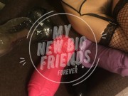 Anal love.A petite beauty cums on her huge toys 1/16