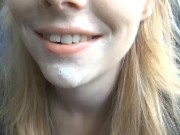 Meine Freundin macht ihren ersten Spermawalk mitten im Zug 10/16