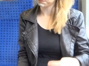 Meine Freundin macht ihren ersten Spermawalk mitten im Zug 12/16