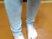 Made my pants, feets and floor covered with pee 14/16