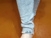 Made my pants, feets and floor covered with pee 15/16