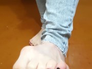 Made my pants, feets and floor covered with pee 16/16