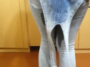 Made my pants, feets and floor covered with pee 4/16