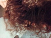 HairJob Соседка смотрела порно. У меня встал. я трахнул её волосы и кончил на волосы со стоном 12/16