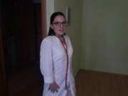 МЕДСЕСТРА СТРАСТНО ЕБЕТСЯ С ПАЦИЕНТОМ 1/16