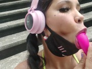 kittydiamond fue retada a masturbarse en un lugar publico mientras patina en el estadio con el lush 5/16