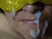 Me la tiran en la cara toda la leche 8/16