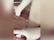 ディルド中毒のパイパンあやかですー！よつん這いとか騎乗位っぽくとかやってみて、最後はどアップ！ディルドに糸引いてるの恥ずかしい&hellip;（素人、自撮り、無修正） 13/16