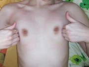 Студентка колледжа трясет сиськами и стонет перед другом парня 10/16