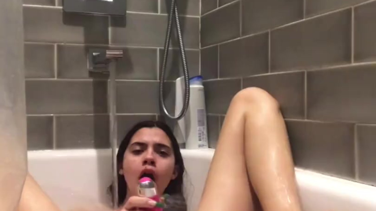 latina Amateur teen masturbates and squirts in shower - RedTube