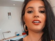 Jeweln_22-DÉFI-SODOMISÉE par un agent immobilier et il me défonce la chatte avec une banane ! 5/16