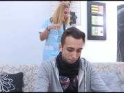 Nuestra tetona MILF adora las pollas grandes y los jovencitos inocentes 4/16