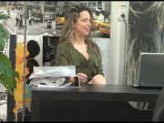 Entrevista falsa. Es la jefa que a todos nos gustaría tener! 1/16