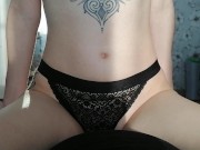 Стройная малышка в сексуальном белье скачет на члене, камшот 10/16