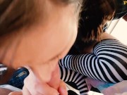 etudiante suce son prof particulier et se pisse dessus 10/16