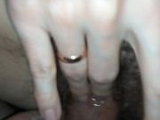 Трахает мою волосатую пизду крупным планом 13/16