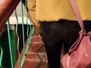 Отсосала большой хуй прямо в подъезде, с окончанием на лицо - Loly_Kitty 1/16