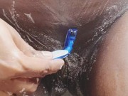 Pregnant wife shaving her pussy 4/16