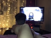 Просила мужа трахнуть меня, пока он играл. Пришлось начать самой. Кончил в меня.С разговорами. 1/16