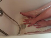 Washing my body in the bathtub with my friend's piss 13/16