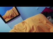 Despierta a su mejor amiga para practicarle un delicioso 69 lésbico. Teen 18 1/16