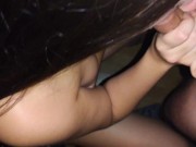 Petite amie suce profondément un inconnu avant de la baisé sans préservatif Amateur 14/16