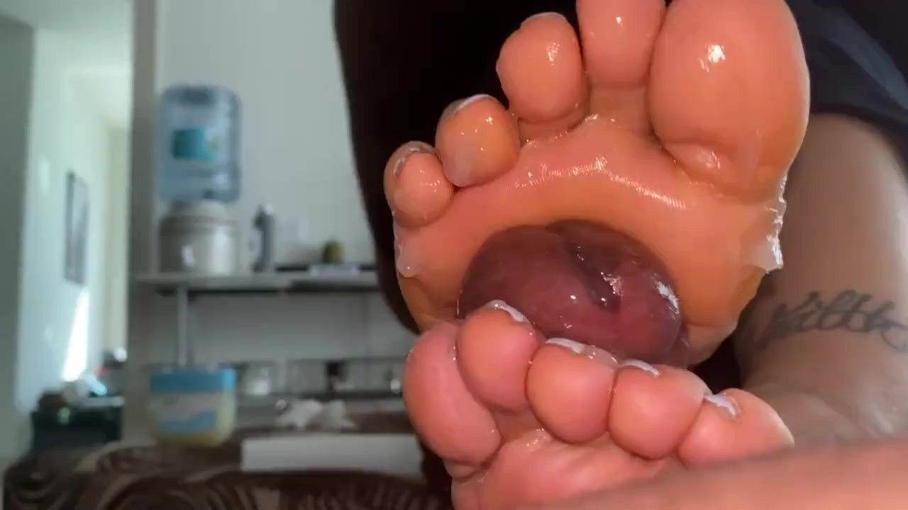 Brought the white toe footjob back again._Soft sexy soles - RedTube