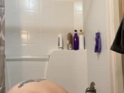 Laurasquirts in shower (Wash up before cam) 16/16