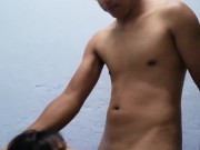 Pareja amateur se graban cogiendo en el baño, los gemidos de la chica son muy excitantes 1/16