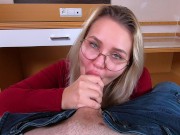 Amateur Girl Fucked in the Hotel without a Condom  4/16