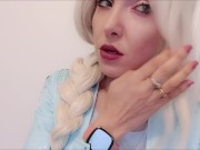 have you ever seen a more beautiful and hottest Elsa cosplay? 1/16