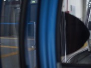 Mi chica muy nerviosa y tímida se desnuda en el funicular parte 1 1/16