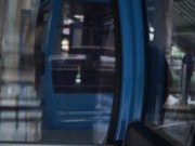 Mi chica muy nerviosa y tímida se desnuda en el funicular parte 1 2/16