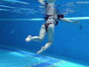 Brunette big tits babe Sheril Blossom swims nude and hot 5/16