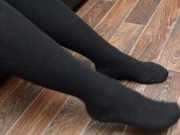 Foot fetish sexy Girl show feet foot in tights pantyhose nylon black knee socks 12/16
