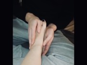 Questi bei piedini fanno una sega al cazzo che finirà nella sua figa e la farà godere 2/16