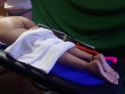 Masaje amateur a chica de cuerpo y pies realizado por chico CD travestido de culo espectacular 10/16