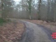 Homemade : MILF Francaise mariée libertine branle une queue en forêt et recoit le sperme sur son cul 2/16