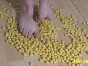 Crushing compilation : Miel pops, bubble wrap, cardboard and miniature toy car 1/16