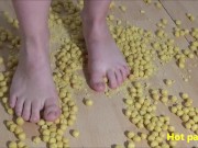 Crushing compilation : Miel pops, bubble wrap, cardboard and miniature toy car 2/16