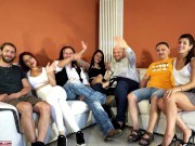 Wife Bacia La Sua Amante Mentre il Marito Cornuto Annusa i Piedi In Autoreggenti a Tutte e Due ITA 2/16