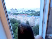 Трахаю школьницу у окна на глазах у соседей 15/16