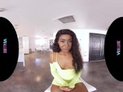 VRALLURE Amari Likes To Play Games! 4/16