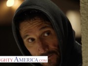 Naughty America - Sarah Jessie teaches man a lesson 1/16