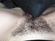  лизать и трахать ее волосатую киску и кончил на ее пизду 1/16